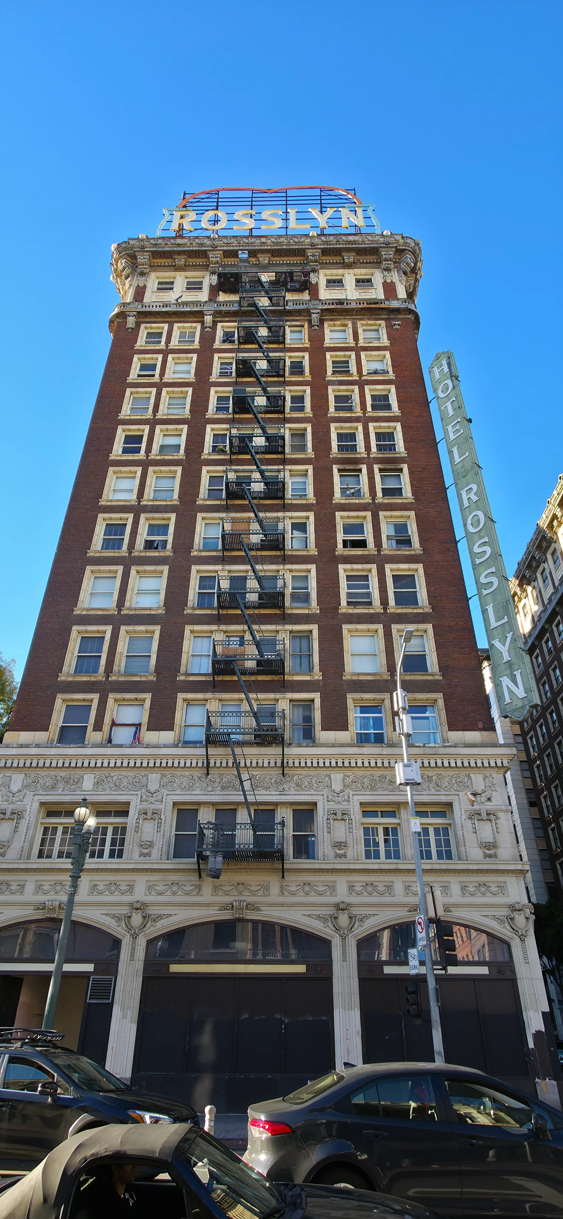 Rosslyn Hotel